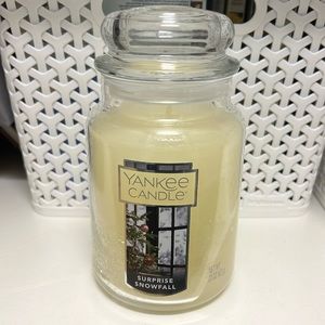 Brand new Yankee candle- surprise snowfall